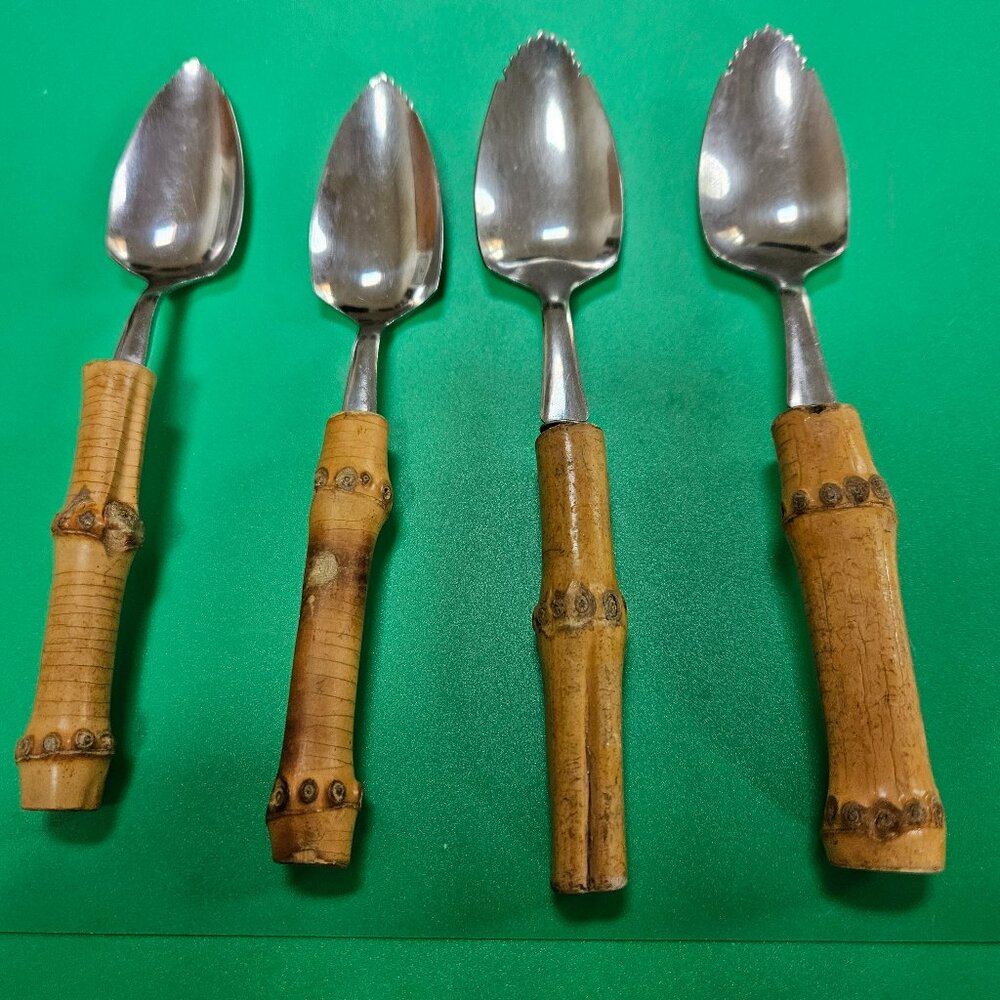 4 VINTAGE GRAPEFRUIT SPOONS WOOD BAMBOO HANDLE STAINLESS STEELE  MADE IN JAPAN